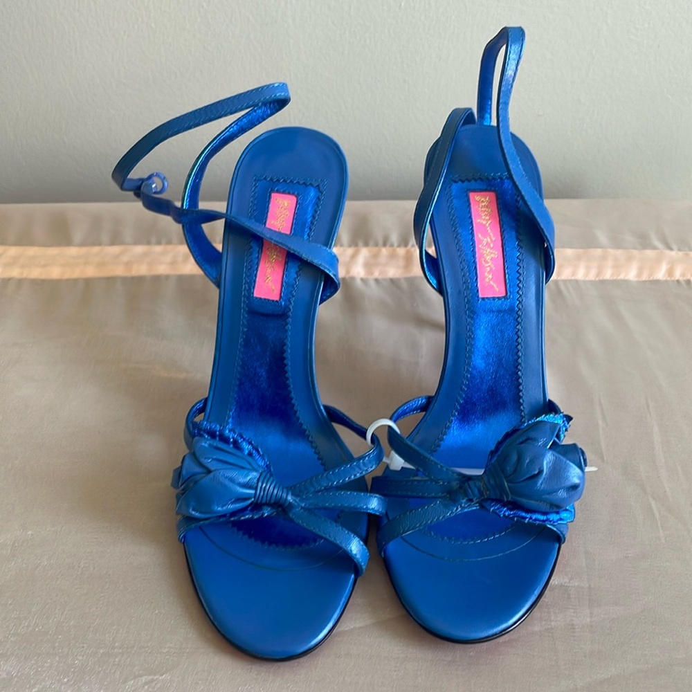 Electric ⚡️ Blue 💙 Betsey Johnson Rose 🌹 stiletto heels size 8 Women’s